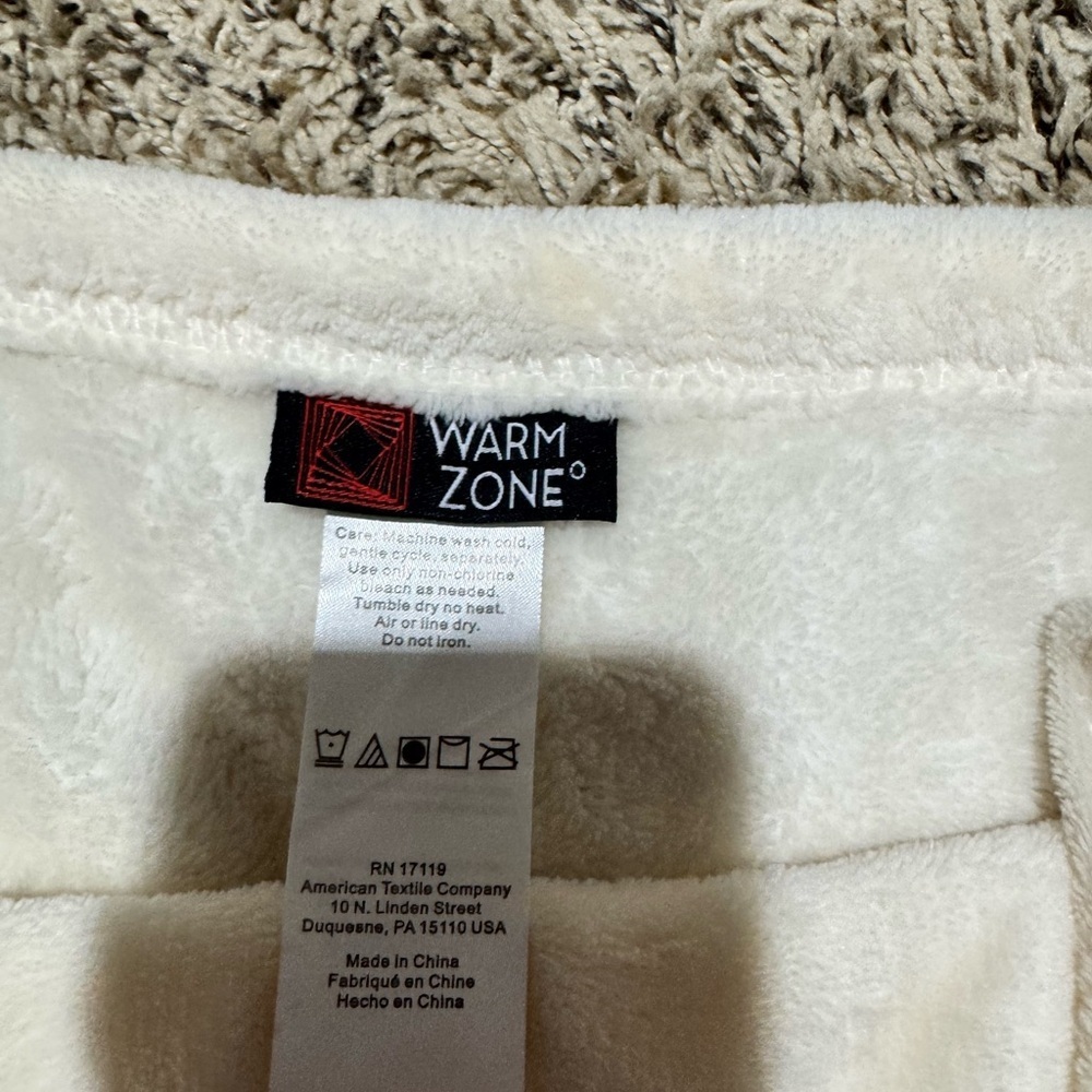 Soft Cream Blanket Size 48X73 - Picture 2 of 3
